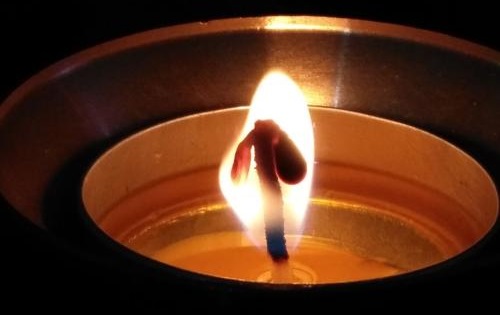 灯花测吉凶查询